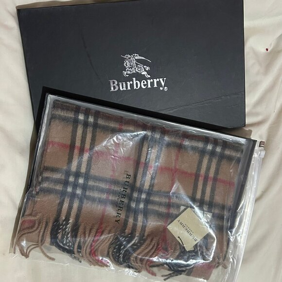 Burberry of London Cashmere Scarf Flannel Plaid Pattern New - Picture 2 of 2